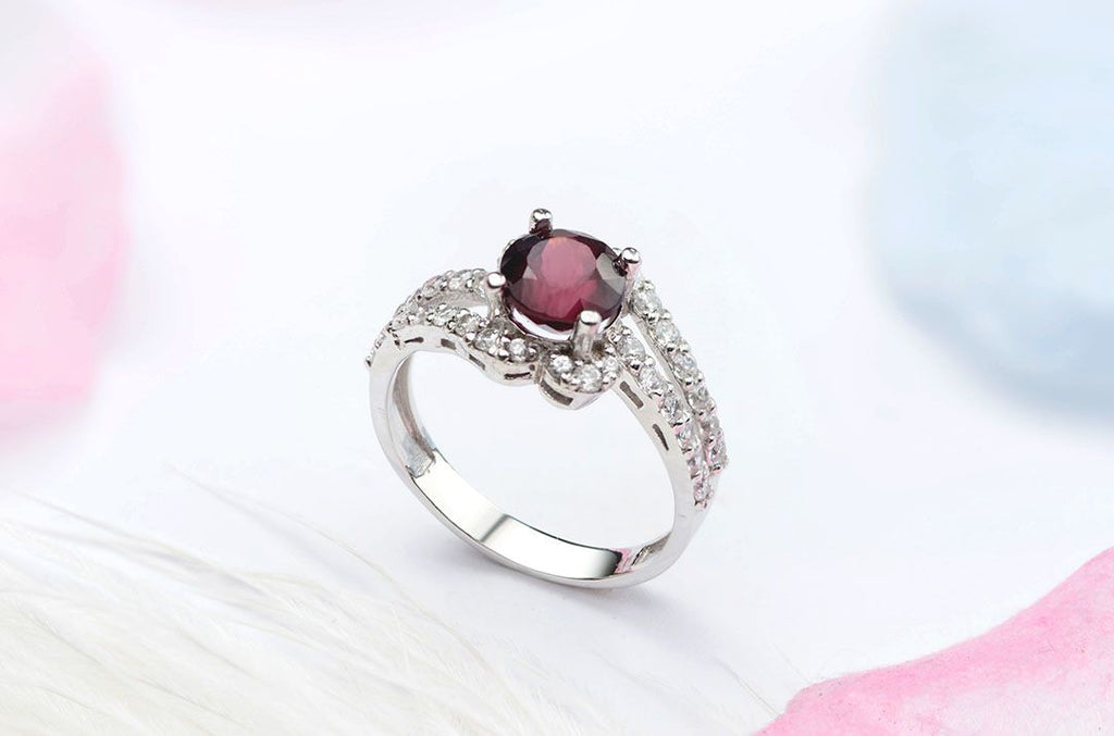 Nhẫn Đá quý thiên nhiên Red Garnet Split-shank Ring in Sterling Silver by AME Jewellery