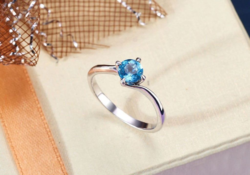 Nhẫn Đá quý thiên nhiên Blue Topaz solitaire twist ring - AME Jewellery