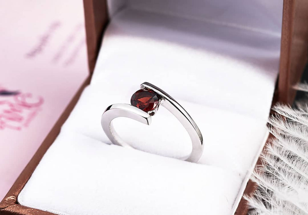 Nhẫn nữ Đá quý thiên nhiên Red Garnet bypass Ring in Sterling Silver by AME Jewellery