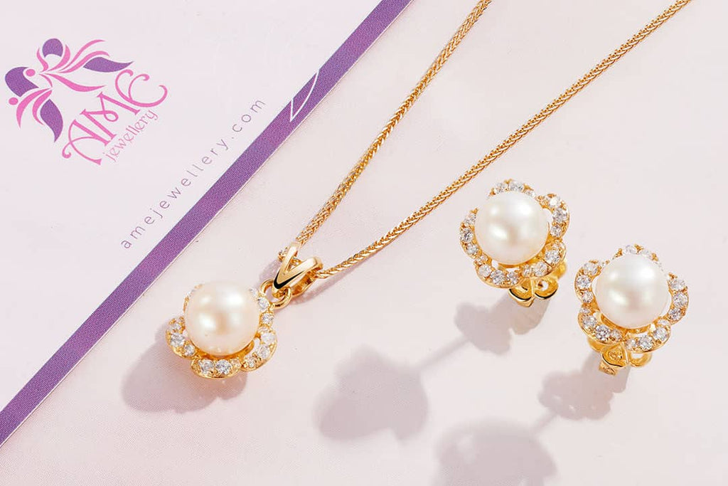 Bộ Trang sức Hoa Vàng 14K Ngọc trai White Freshwater Pearl Gold Jewelry | AME Jewellery