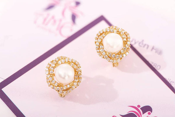 Bông tai Vàng Ngọc Trai trắng White Freshwater Cultured Pearl Halo Nest Earrings 14K Yellow Gold by AME Jewellery