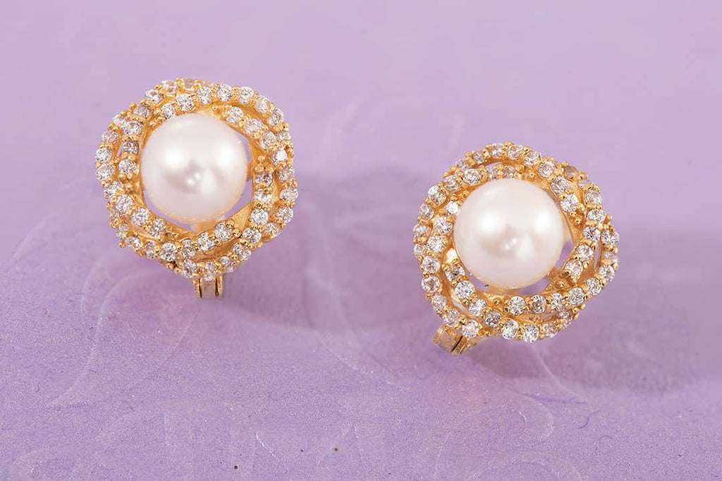 Bông tai Vàng Ngọc Trai trắng White Freshwater Cultured Pearl English Lock Earrings 14K Yellow Gold by AME Jewellery