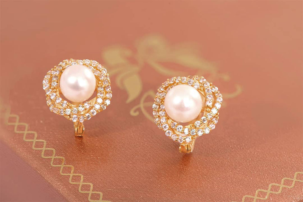 Bông tai Vàng Ngọc Trai trắng White Freshwater Cultured Pearl English Lock Earrings 14K Yellow Gold by AME Jewellery
