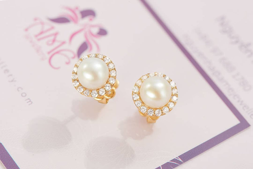 Bông tai Vàng 14K Ngọc trai White Freshwater Pearl Halo Earrings | AME Jewellery