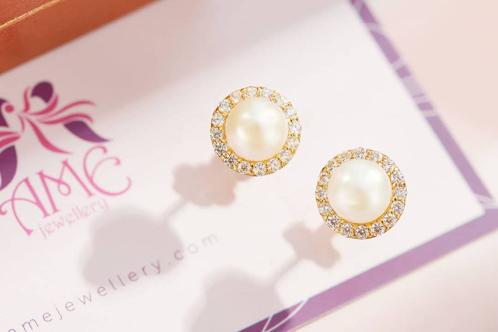 Bông tai Vàng 14K Ngọc trai White Freshwater Pearl Halo Earrings | AME Jewellery