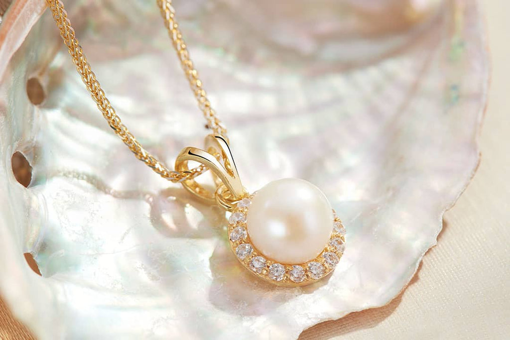 Mặt dây Vàng 14K Ngọc trai White Freshwater Pearl Halo Gold Pendant | AME Jewellery