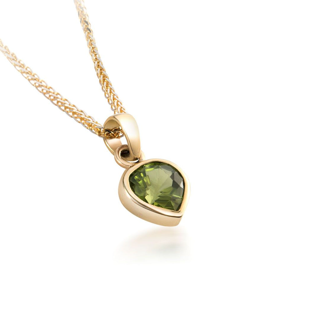 Mặt dây chuyền Vàng Đá quý thiên nhiên Heart-cut Peridot Bezel Pendant Necklace in 14K Yellow Gond by AME Jewellery