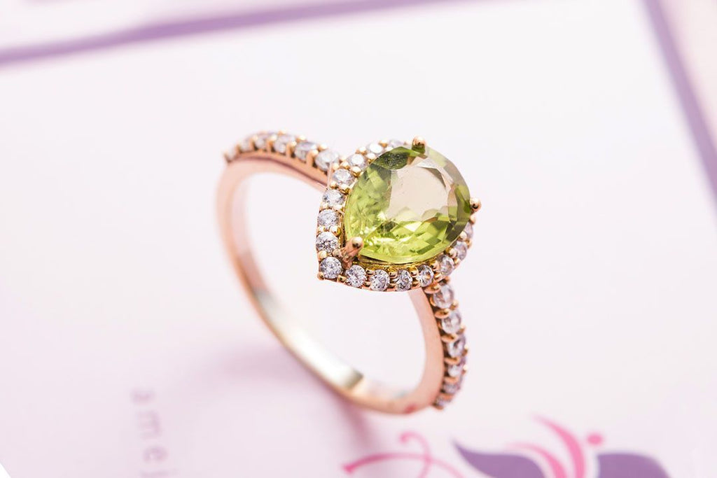 Nhẫn nữ Vàng Đá quý thiên nhiên Pear-shape Peridot Ring in 14K Yellow Gold | AME Jewellery