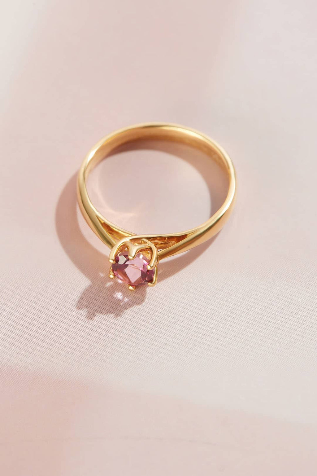 Nhẫn Vàng Đá quý thiên nhiên Natural Pink Topaz 6-Prong Ring in 14K Yellow Gold | AME Jewellery