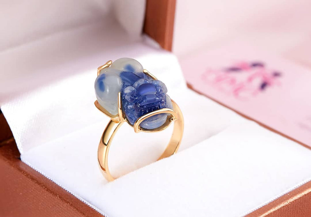 Nhẫn Vàng Tỳ hưu Đá quý thiên nhiên Sapphire Carved Pixiu Ring in 14K Yellow Gold by AME Jewellery