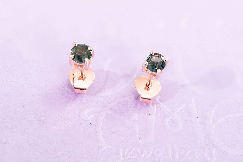 Bông tai Vàng Hồng Natural Green Sapphire 4-Prong Earrings 14K Rose Gold | AME Jewellery