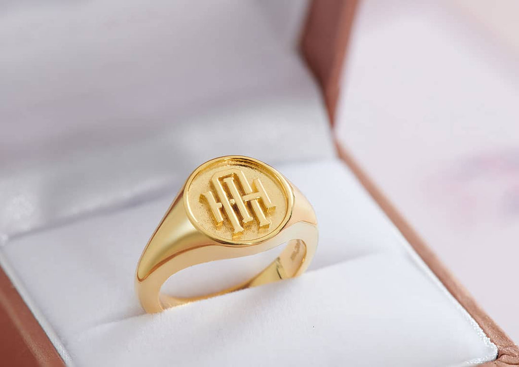 Personalized Monogram Signet Ring in 18K Yellow Gold | AME Jewellery