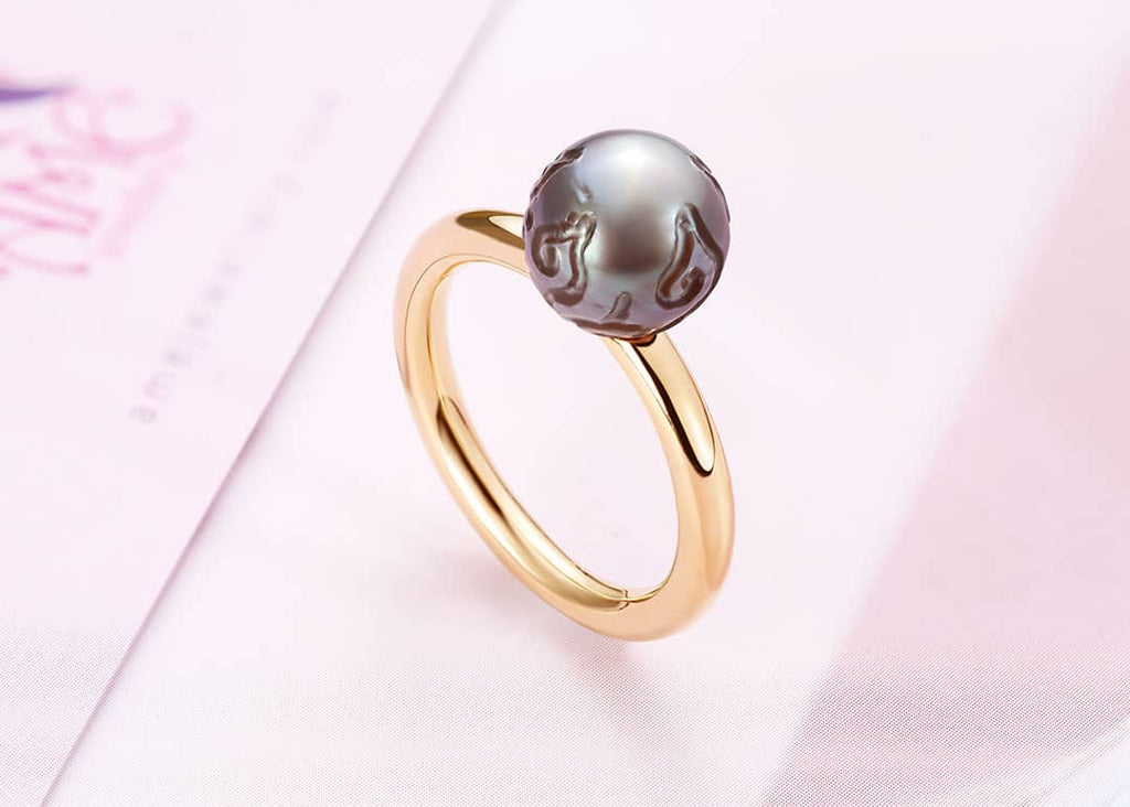 Nhẫn nữ Vàng Ngọc trai Biển Tahiti chạm khắc Hand-carved Tahitian Pearl Classic Ring in 14K Yellow Gold by AME Jewellery