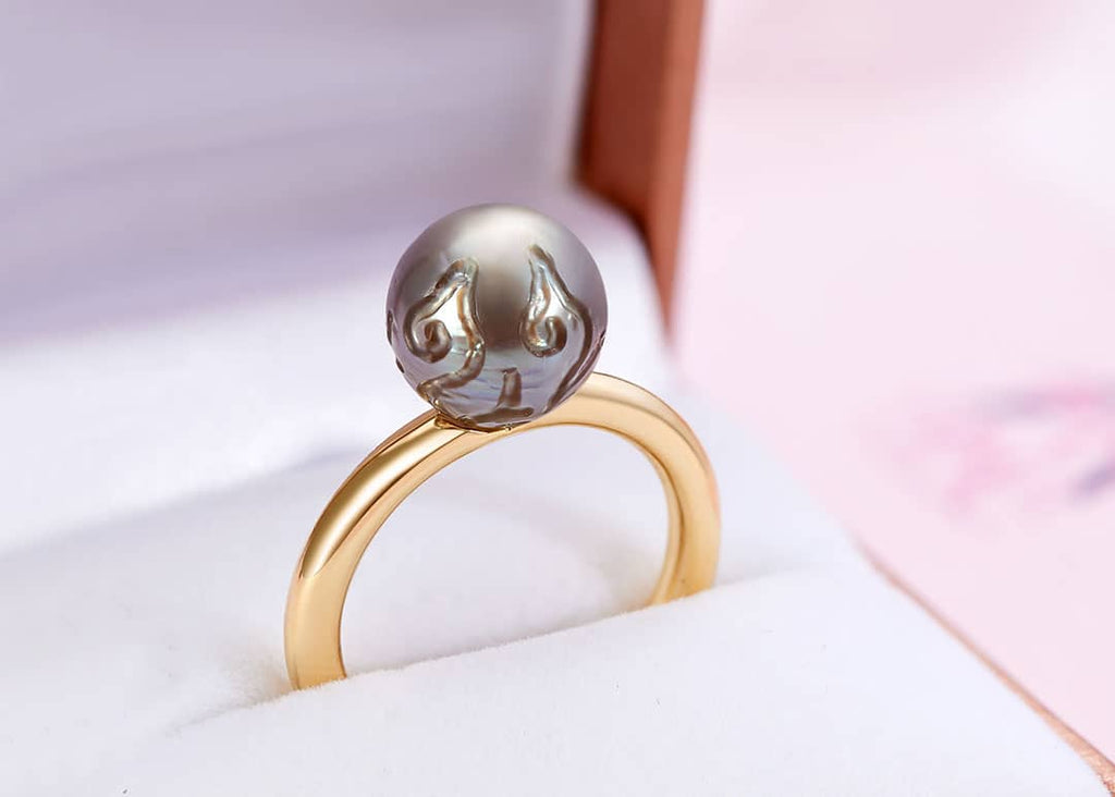 Nhẫn nữ Vàng Ngọc trai Biển Tahiti chạm khắc Hand-carved Tahitian Pearl Classic Ring in 14K Yellow Gold by AME Jewellery