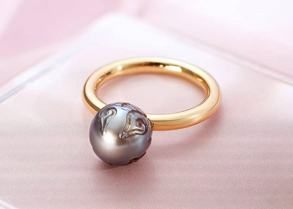 Nhẫn nữ Vàng Ngọc trai Biển Tahiti chạm khắc Hand-carved Tahitian Pearl Classic Ring in 14K Yellow Gold by AME Jewellery