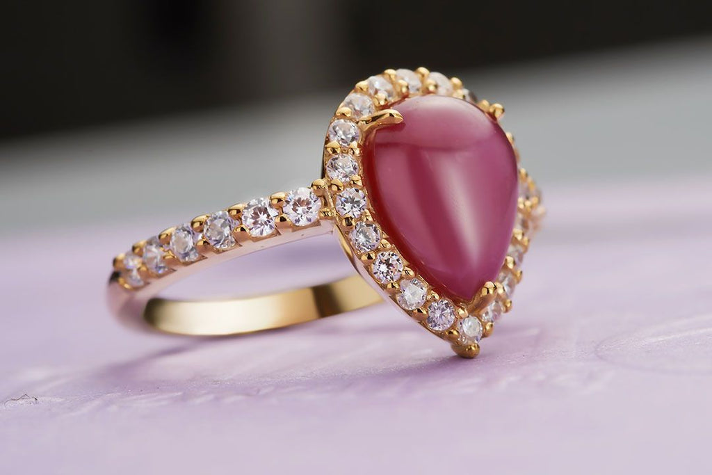 Nhẫn Vàng Đá quý tự nhiên Pear-shaped Cabochon Star Ruby Yellow Gold Ring by AME Jewellery