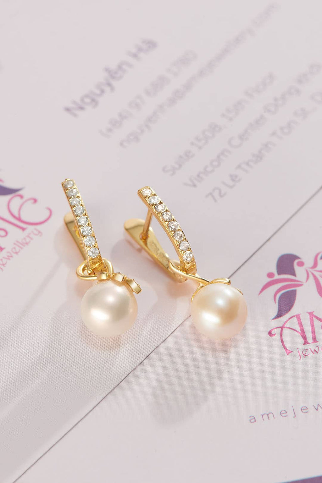 Bông tai Vàng Ngọc trai White Freshwater Cultured Pearl Leaf Latch Back Earrings in 14K Yellow Gold | AME Jewellery