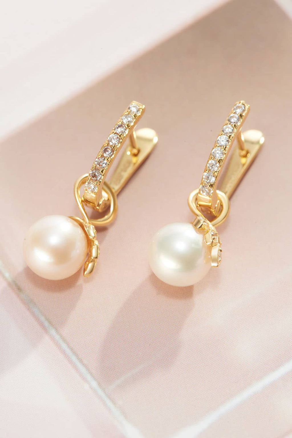 Bông tai Vàng Ngọc trai White Freshwater Cultured Pearl Leaf Latch Back Earrings in 14K Yellow Gold | AME Jewellery