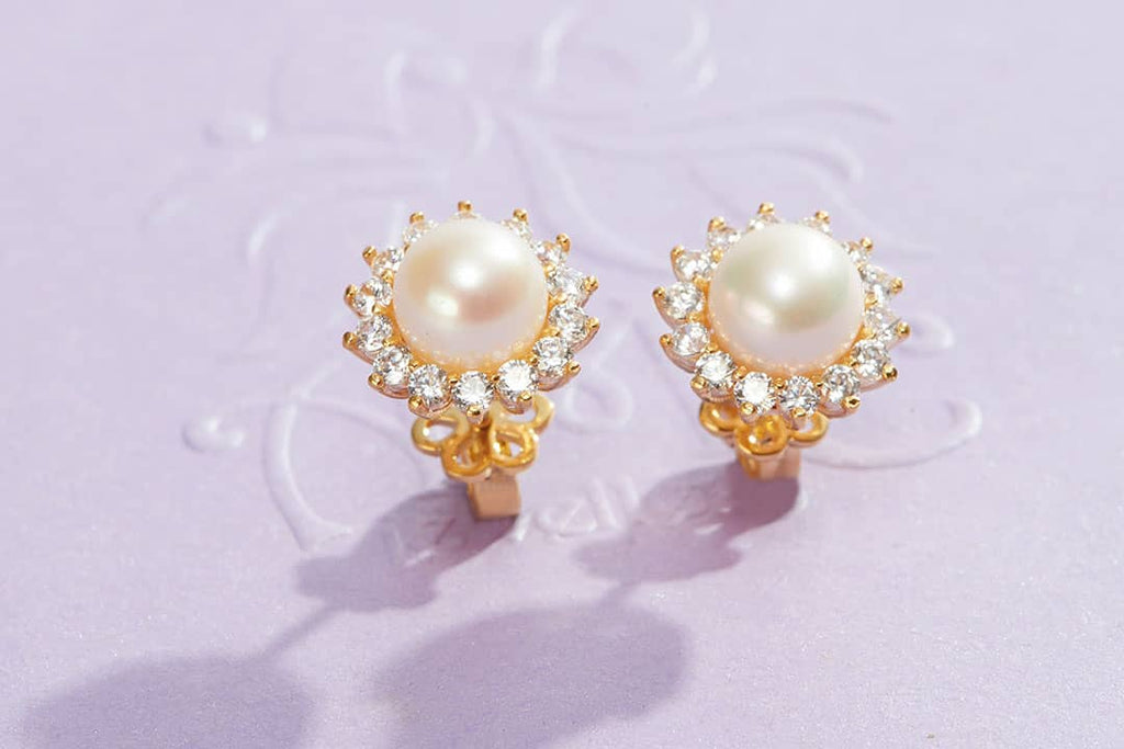 Bông tai Ngọc trai White Freshwater Cultured Pearl Sunflower Earrings 14K Yellow Gold | AME Jewellery