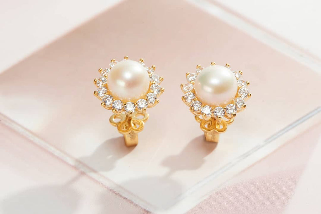 Bông tai Ngọc trai White Freshwater Cultured Pearl Sunflower Earrings 14K Yellow Gold | AME Jewellery