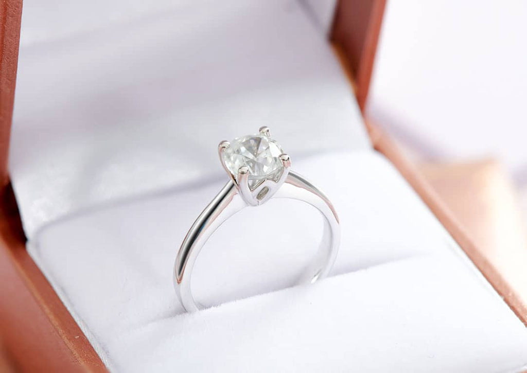 Nhẫn Vàng 14K Đá quý thiên nhiên White Zircon Gold Ring | AME Jewellery